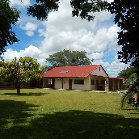 Готель Dornhuegel Guestfarm Grootfontein Екстер'єр фото