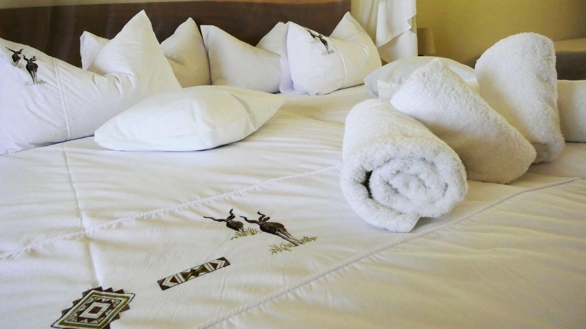 Готель Dornhuegel Guestfarm Grootfontein Екстер'єр фото